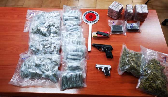 droga e armi sequetrste ad afragola