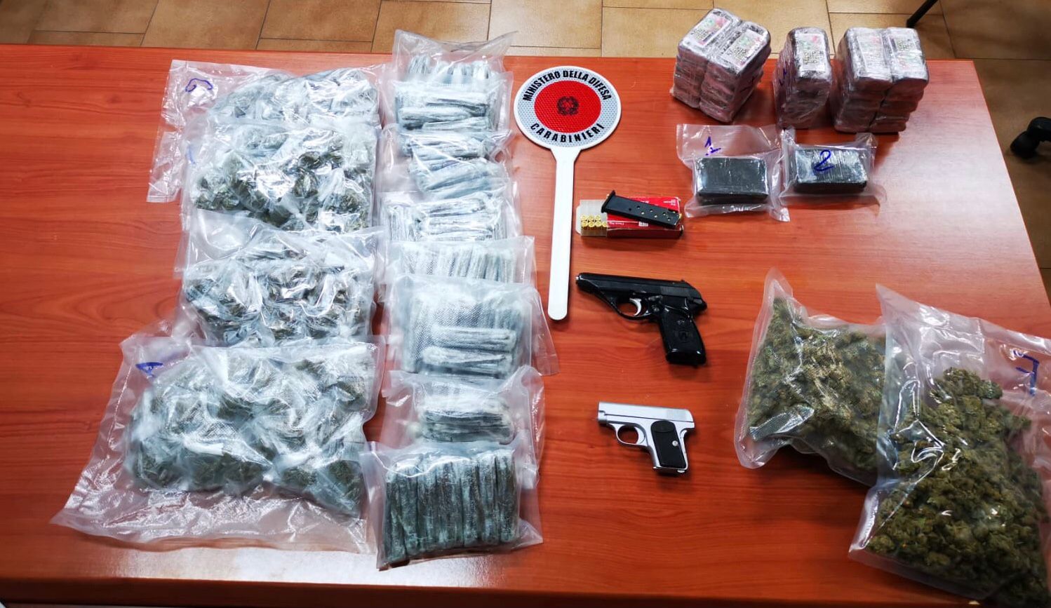 droga e armi sequetrste ad afragola