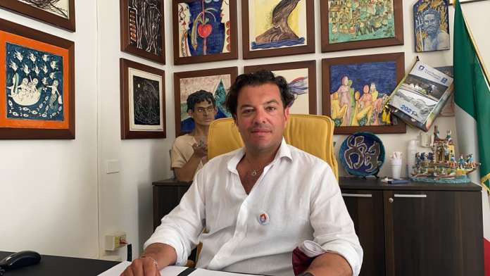 giovanni de simone sindaco vietri sul mare