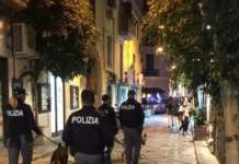 Napoli, controlli nella zona dei baretti: denunciati sette parcheggiatori abusivi