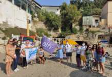 Ragazze lesbiche insultate in spiaggia, flash mob di solidarietà a Miseno