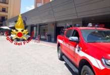 Preleva i soldi e resta bloccato nella banca: liberato dai Vigili del Fuoco