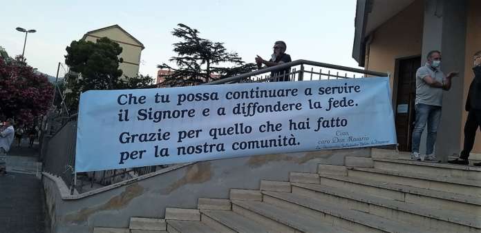 Don Rosario striscione