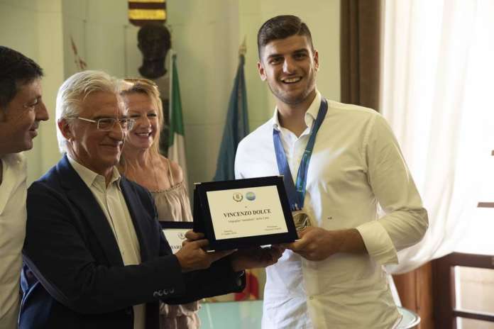 Sindaco Napoli con Vincenzo Dolce