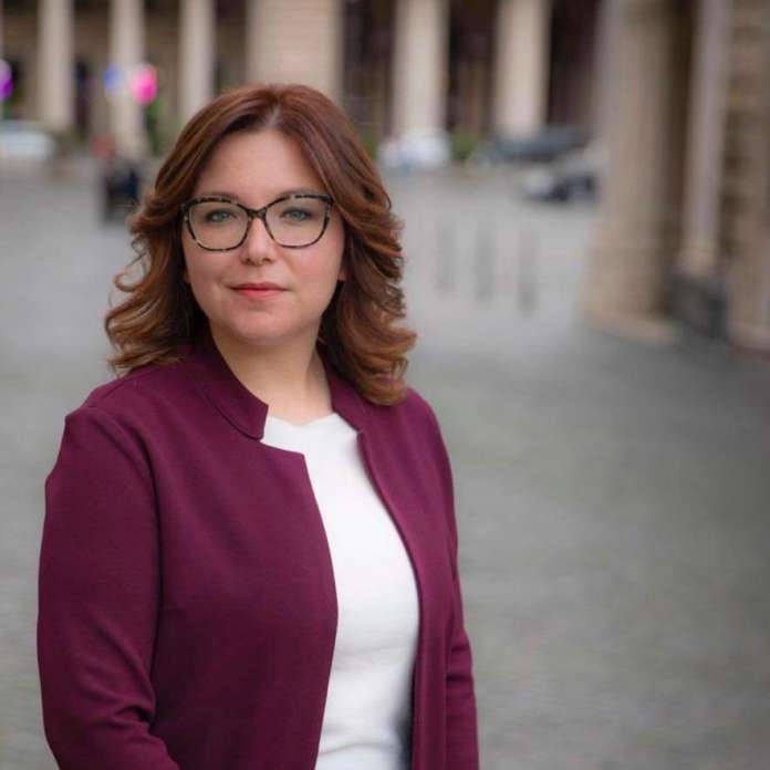 Teresa Manzo