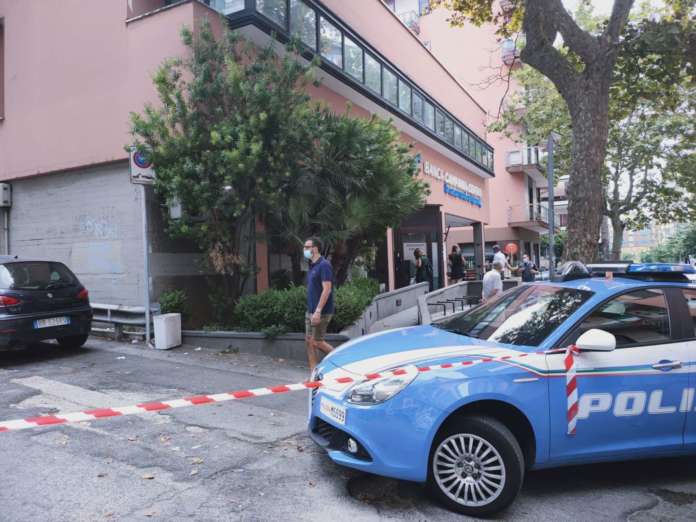 polizia salerno- rapina banca