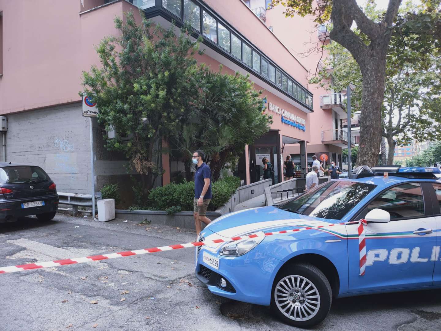 polizia salerno- rapina banca