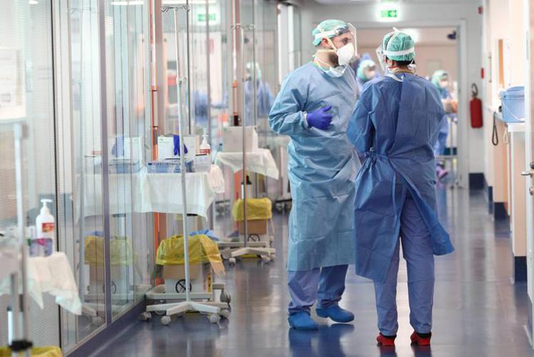 ospedale_terapiaintensiva_due_fg