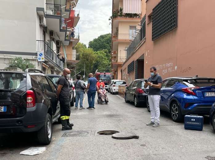 salerno furto banca fogne
