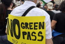 Chat no vax/no green pass: tanica d’acido sequestrata in una delle case perquisite