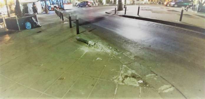 Paletti piazza XXIV Maggio