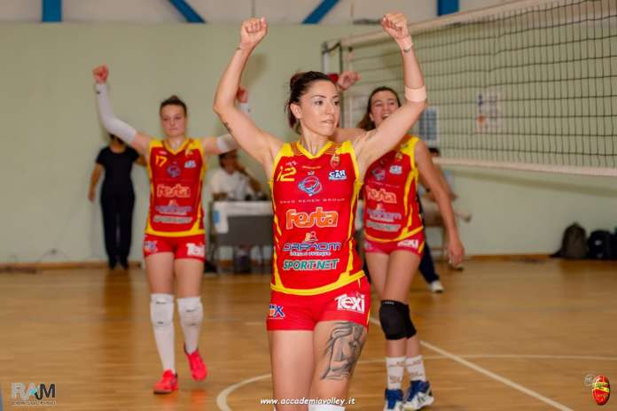 maria tenza resta alla accademia