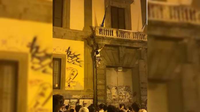 uomo arrampitaco napoli