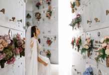 Vestita da sposa davanti alla tomba del padre, la foto che ha commosso il web