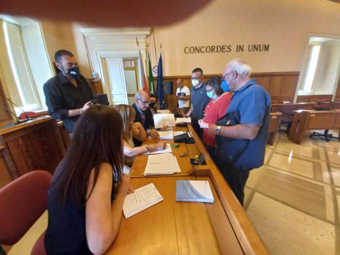 2a80a889-b0e0-44ca-b9e9-a6afb6d4b78e