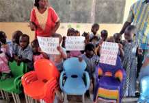 Il grande cuore dei salernitani: materiale per scuola elementare in Africa