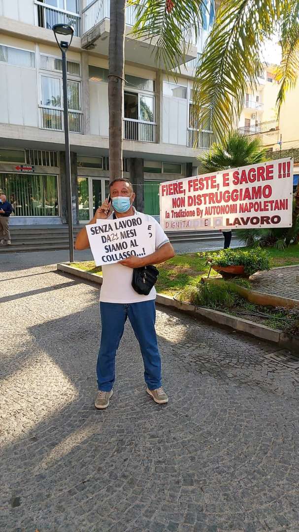 Fiera S. Michele - Protesta sotto sede Comune Piano Sorrento