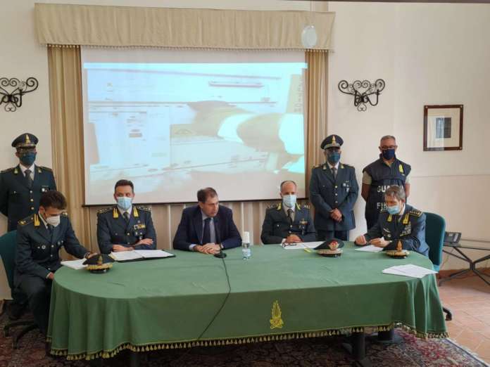 conferenza guardia di finanza salerno