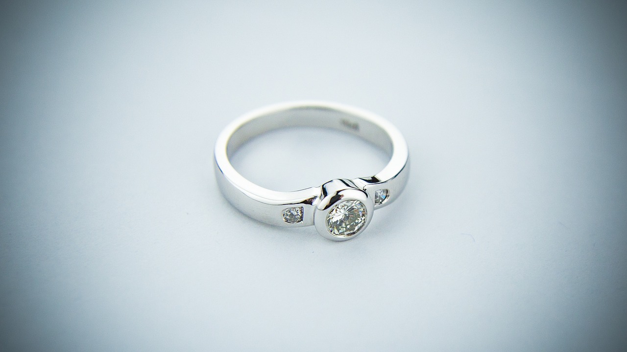 engagement-ring-2093824_1280