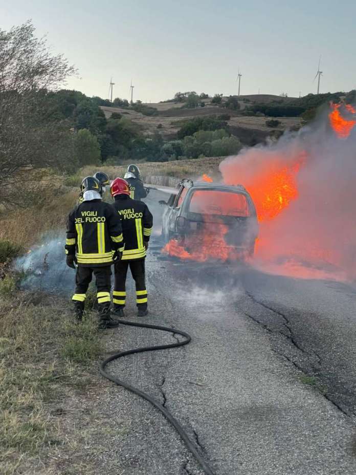 foiano incendio autovettira