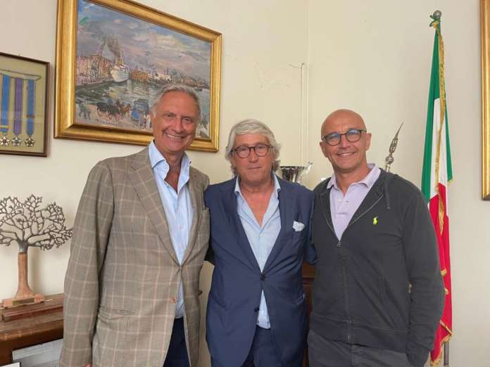 il vicepresidente amministratico Rivieccio, il prsidente Parisio e il vicepresidente sportivo Di Martire