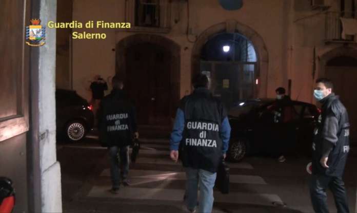 operazione finanza salerno7