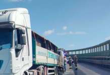 Viadotto Gatto, camion in fiamme: traffico in tilt