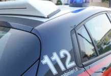 Durante lo sfratto va in escandescenza e accoltella un uomo, 74enne in manette