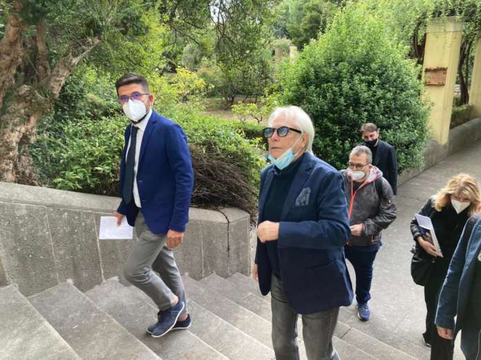 Nino d'Angelo nei giardini del Suor Orsola