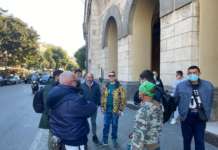 Inchiesta Coop: sit in lavoratori sotto il Comune (VIDEO)