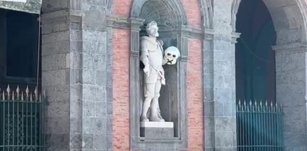 Statue Napoli