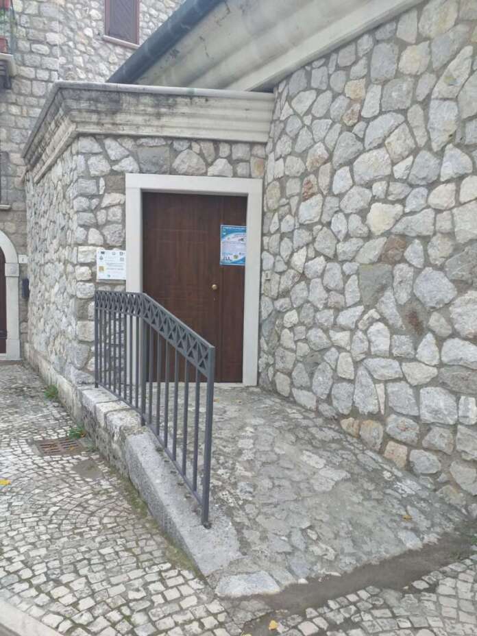 VITULANO (BN) - IL SALONE DELLE CONFERENZE, IN PIAZZA SANTISSIMA TRINITA', LOCATION DEL SIMPOSIO