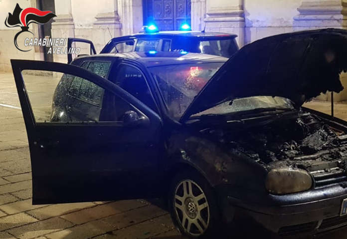 auto incendiata