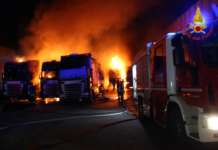 Incendio nella notte ad Arcella, ordinanza del sindaco di Montefredane
