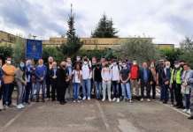Alife, inaugurata la scultura dedicata a Gino Strada e a Teresa Sarti