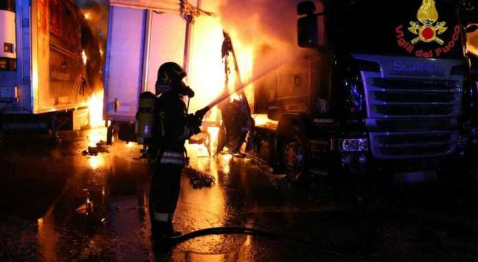 incendio tir avellinese