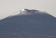 Maltempo: pioggia e freddo, c’è la neve sul Vesuvio