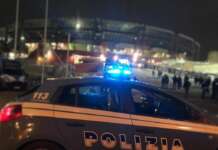 Napoli, scavalcano dal settore inferiore della curva B a quello superiore: daspo per 6 persone