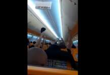 I tifosi del Napoli volano a Varsavia: in attesa della gara, si canta in aereo (VIDEO)
