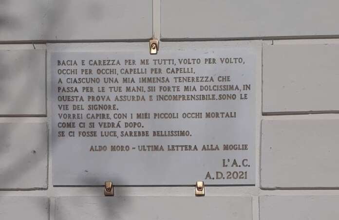 aldo moro targa cimitero pisciotta