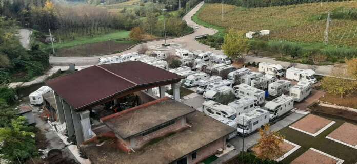 area camper invasa a Castelvenere
