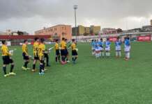 La Juve Stabia contro la violenza sulle donne: una rosa per le colleghe del Pomigliano (VIDEO)