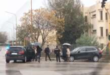 Incidente in pieno centro a Benevento: frontale tra due auto (FOTO)