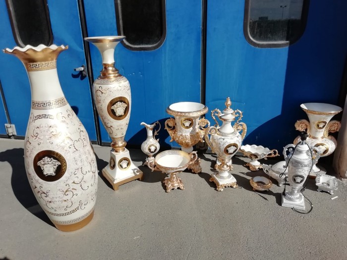 vasi versace sequestrati