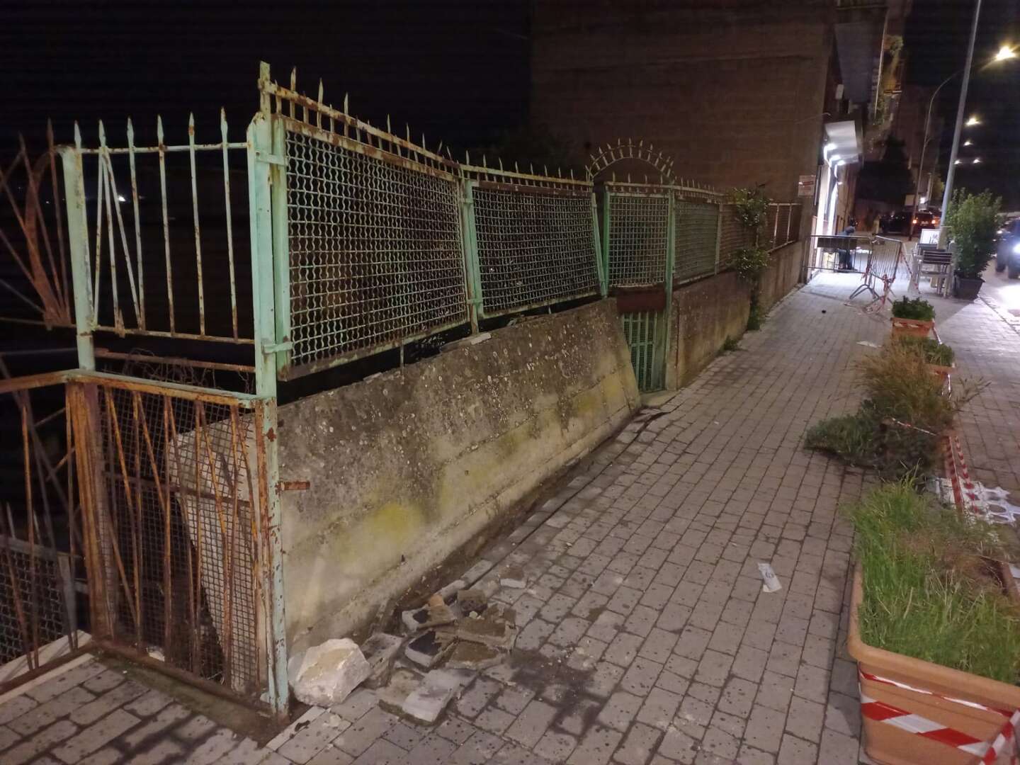via dei rettori muretto inclinato 1