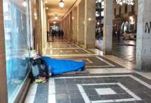 Corso Vittorio Emanuele: lo shopping e il clochard