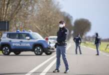 Non si fermano all’alt, inseguiti e bloccati due ragazzi