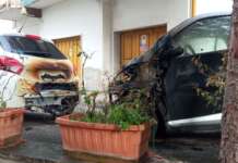 Smart in fiamme a Pacevecchia, nell’incendio danneggiata anche un’altra auto