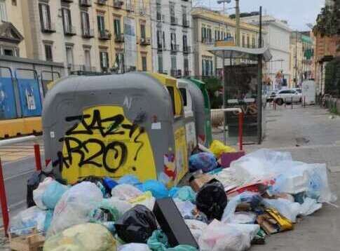 napoli rifiuti2
