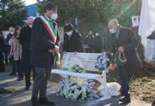 Inaugurata ad Aversa una panchina bianca in memoria di Giuseppe Capone (FOTO)
